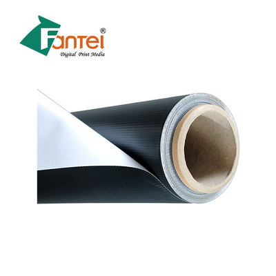 Wodoodporny czarny baner z PVC Blokowanie 340gsm 200D300D Wysoki połysk